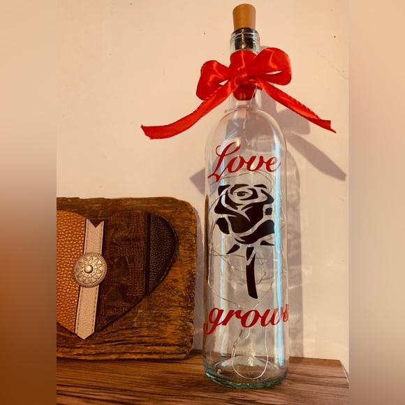Handmade- ‘Love Grows’ wine bottle lantern with die cut vinyl design - Picture 6 of 11